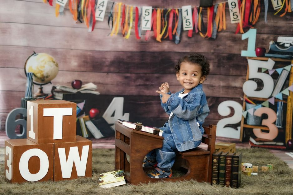 Menjelajahi Dunia Literasi: Panduan Orang Tua Kapan Anak Siap Membaca